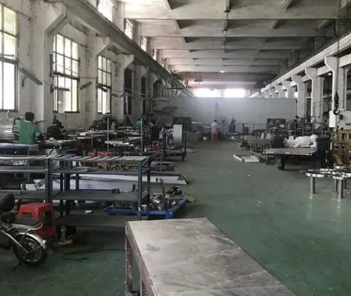 空无一人的车间 通讯器材产业的机遇与挑战